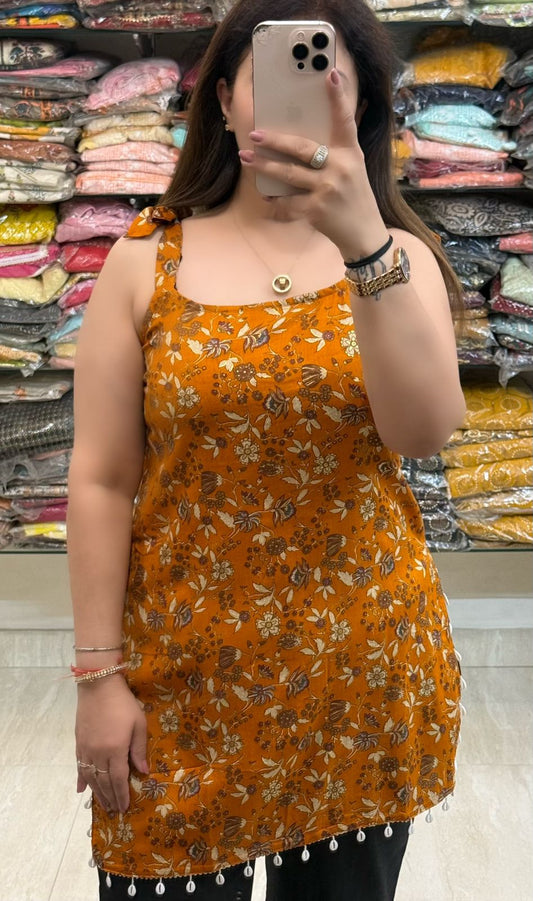 SDC-TVC-2256. Noodle Strap Rayon Kurti