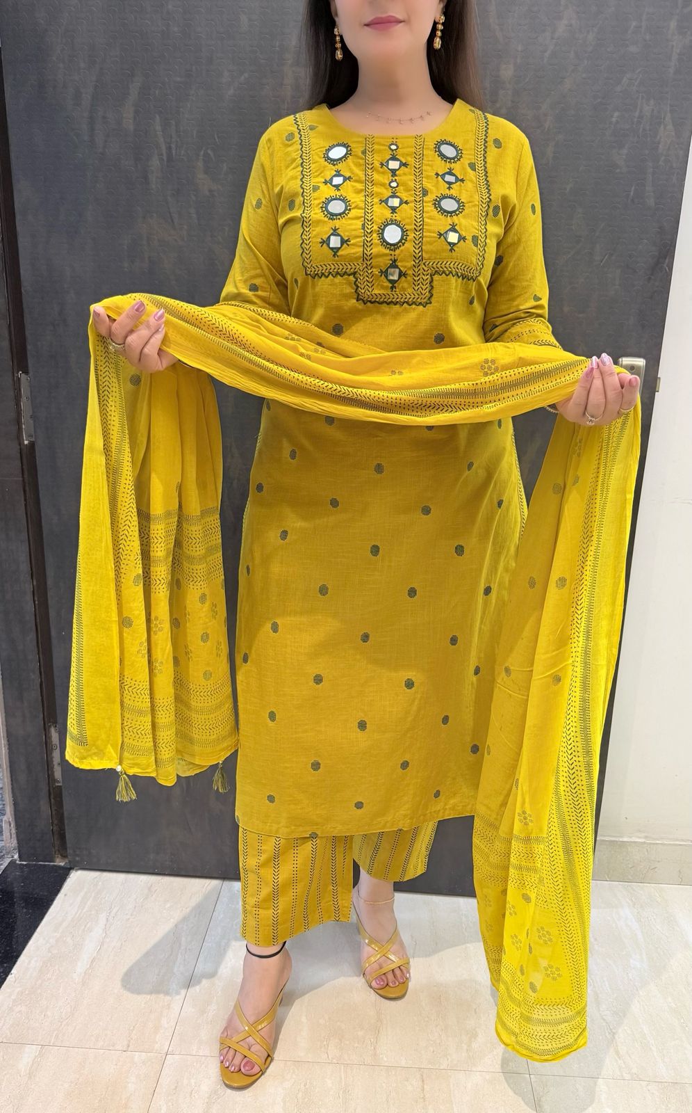 SDC-4729 Self Weaving Slub Cotton3 Piece Kurti Set