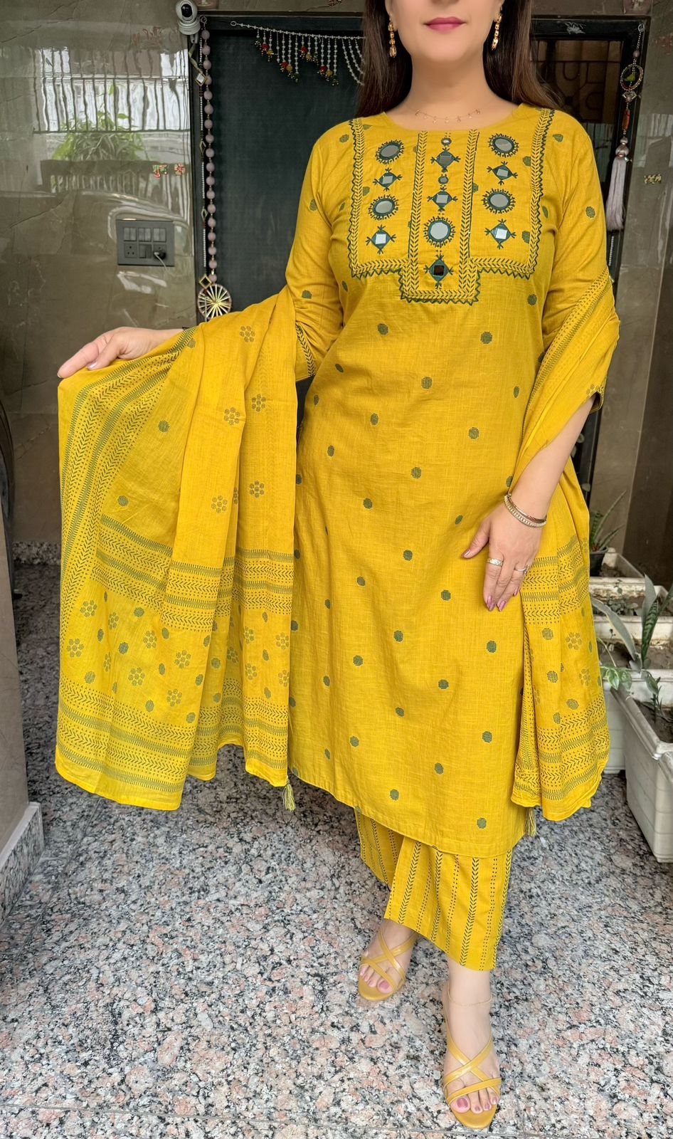 SDC-4729 Self Weaving Slub Cotton3 Piece Kurti Set