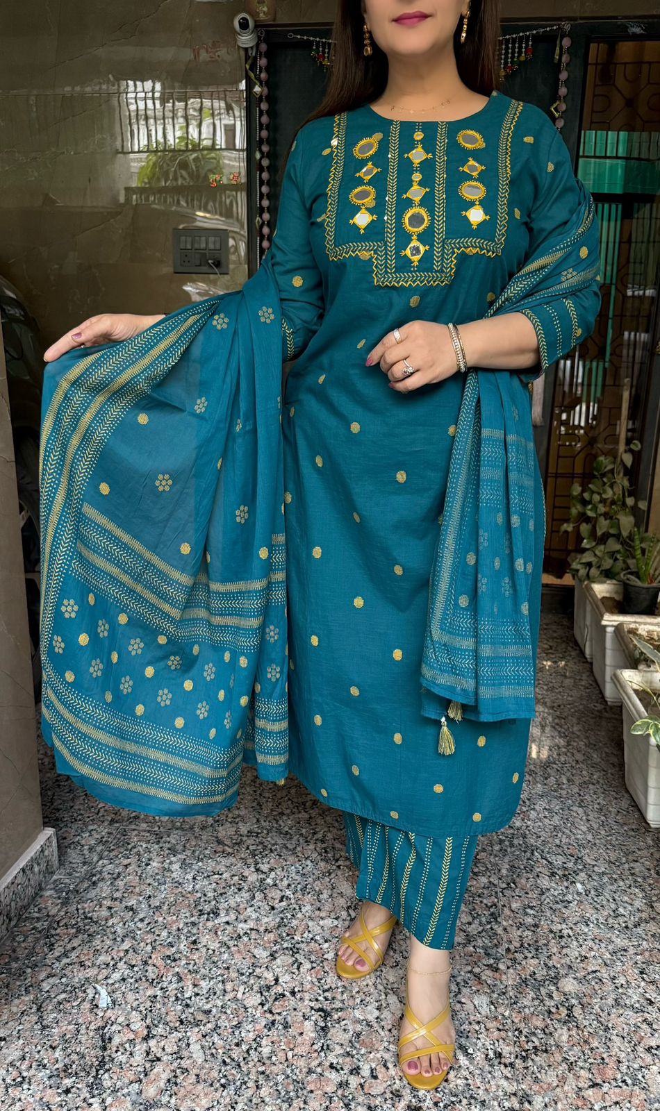SDC-4730 Self Weaving Slub Cotton3 Piece Kurti Set