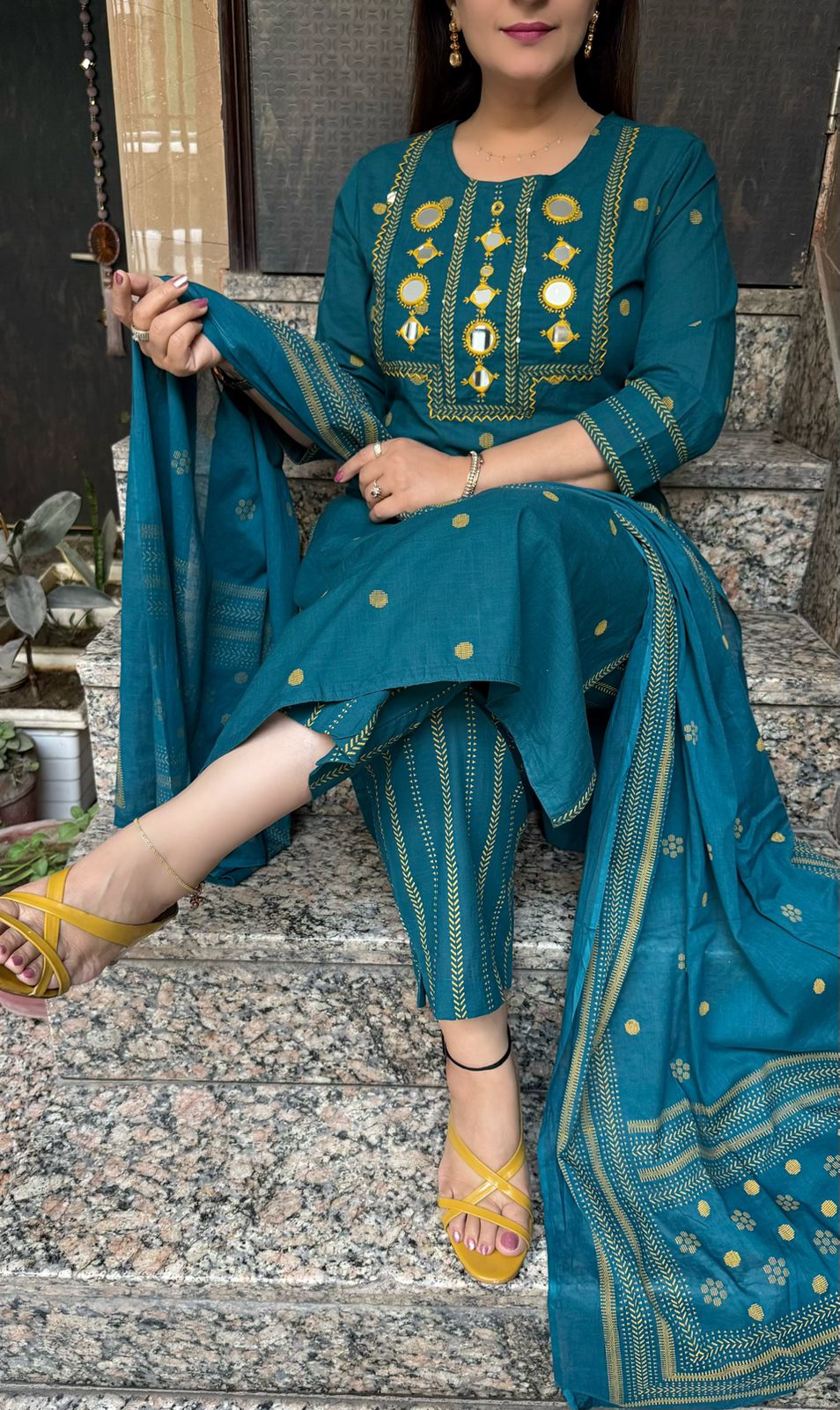 SDC-4730 Self Weaving Slub Cotton3 Piece Kurti Set