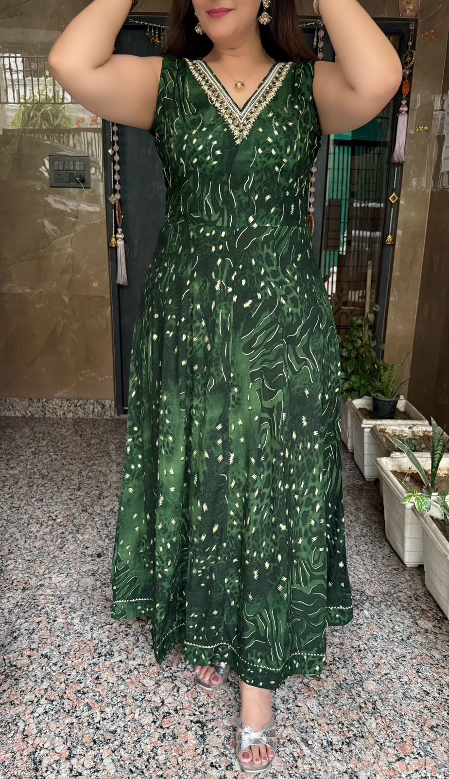 SDC-4736. Rayon 3 Piece Anarkali Kurti Set