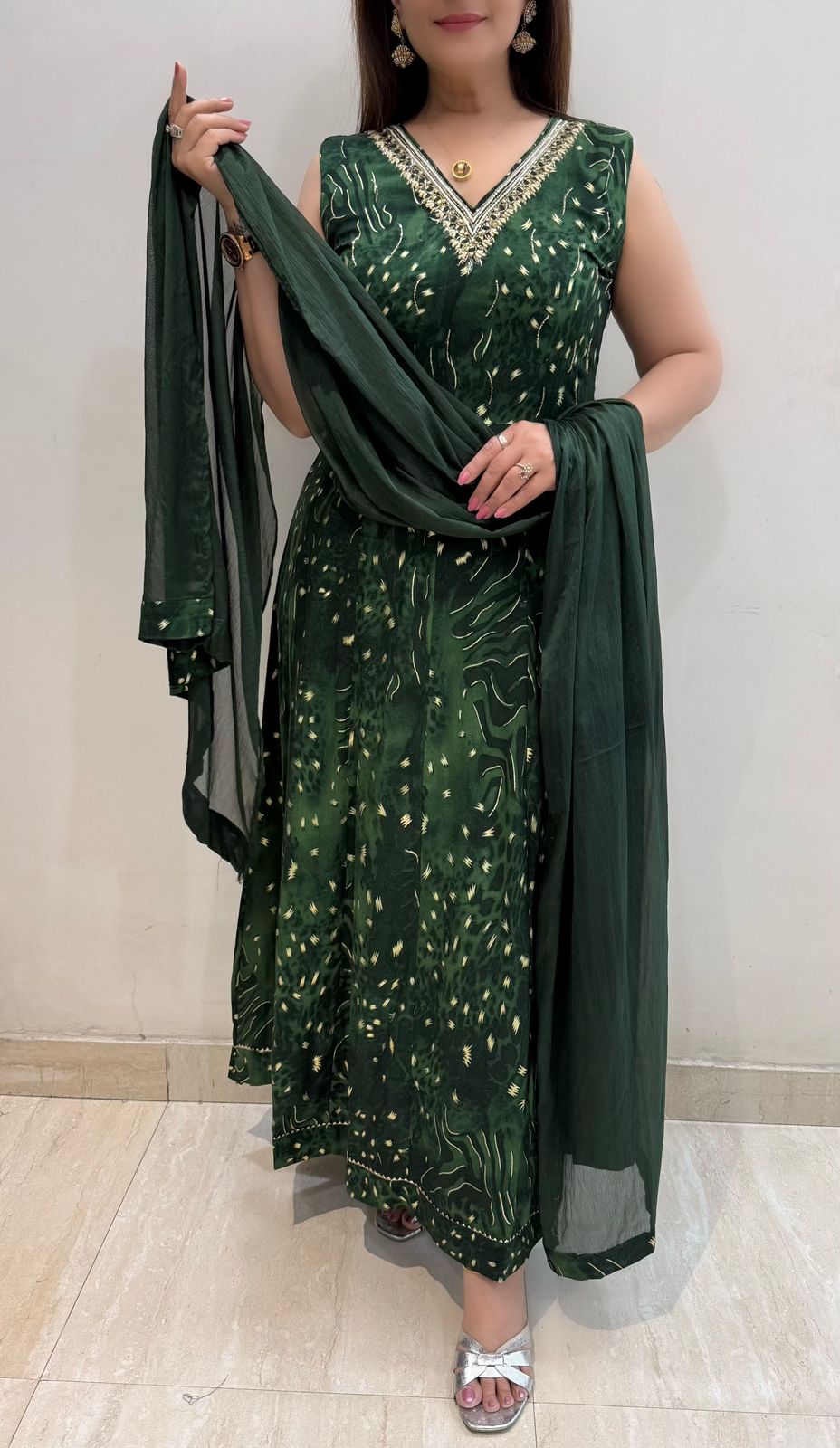 SDC-4736. Rayon 3 Piece Anarkali Kurti Set