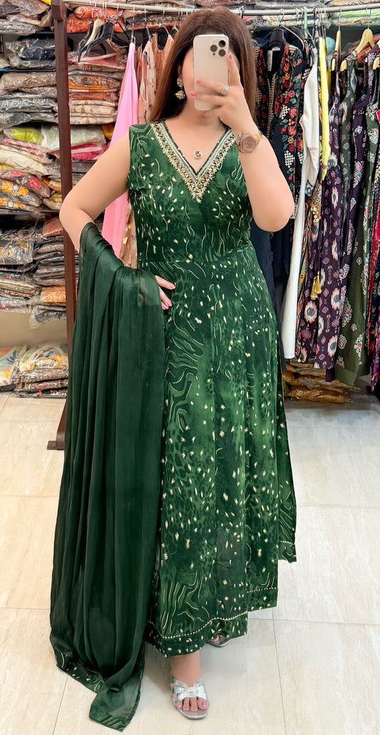 SDC-4736. Rayon 3 Piece Anarkali Kurti Set
