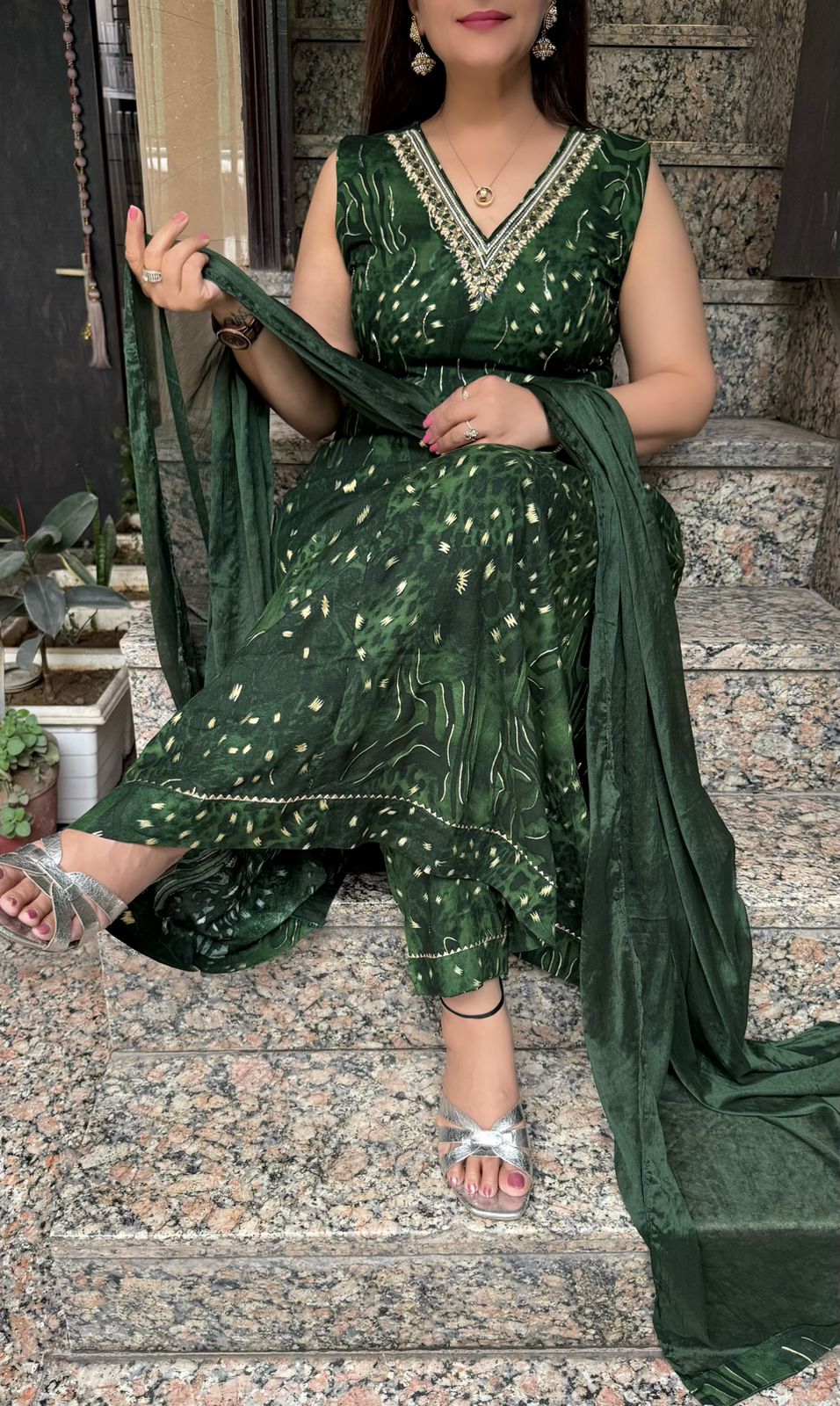SDC-4736. Rayon 3 Piece Anarkali Kurti Set