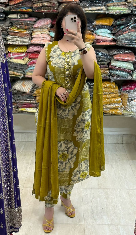 SDC-4764. Rayon 3 Piece Kurti Set