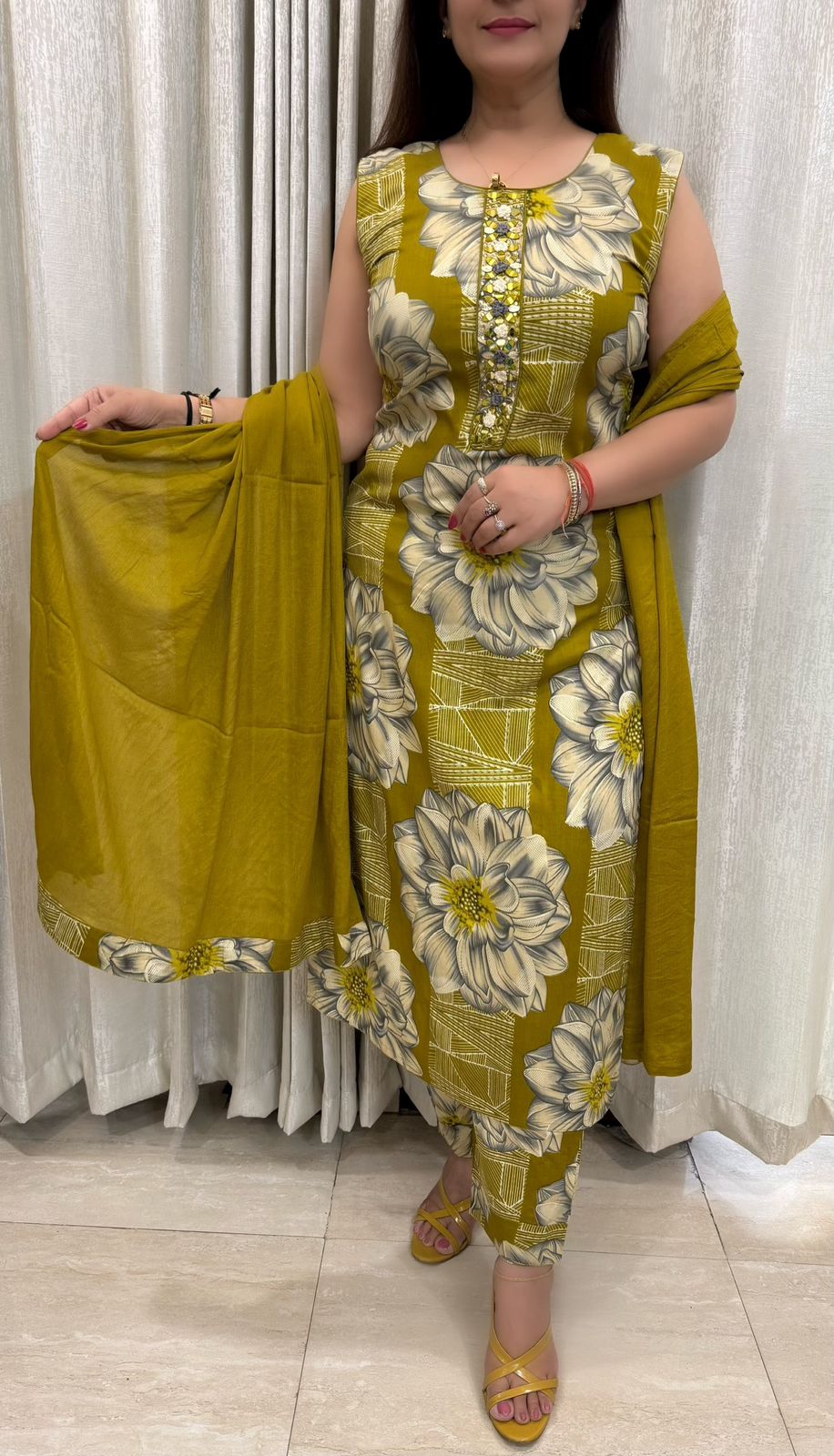 SDC-4764. Rayon 3 Piece Kurti Set