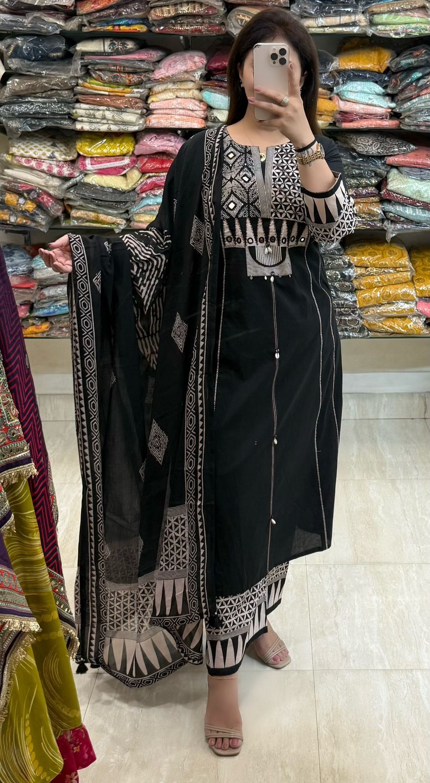 SDC-4769. Mul Cotton 3 Piece Kurti Set