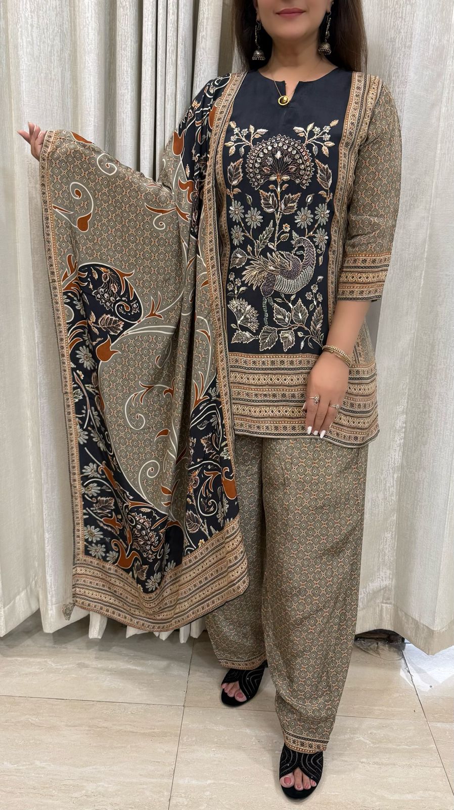 SDC-4771 Pure Crepe 3 Piece Kurti Set with Farshi Salwar