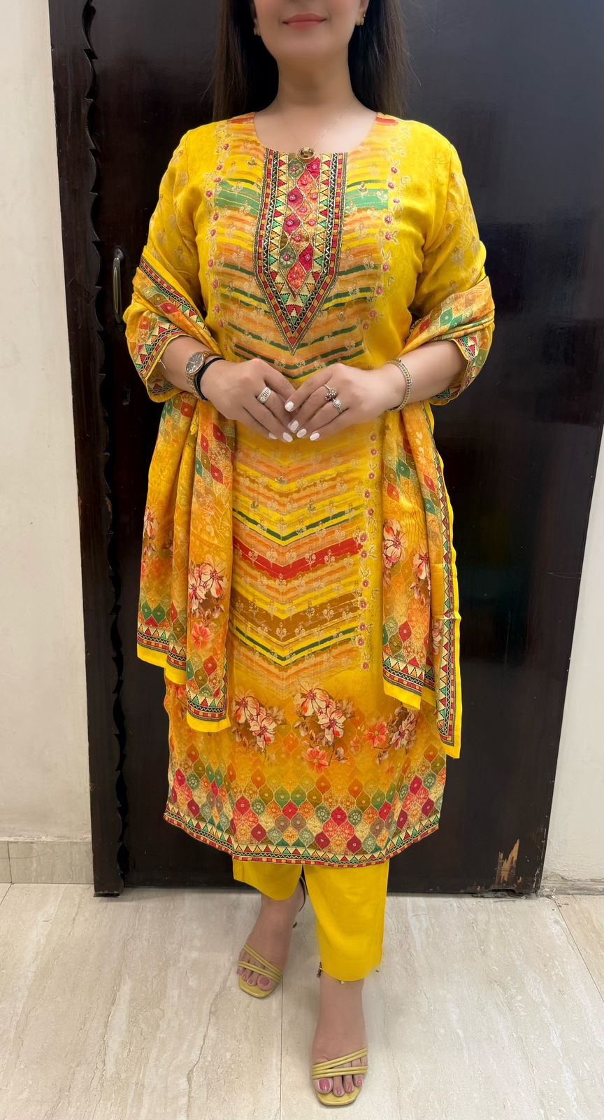 SDC-4808. Crepe 3 Piece Kurti Set