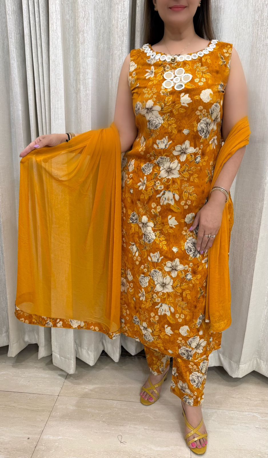 SDC-4824. Rayon 3 Piece Kurti Set