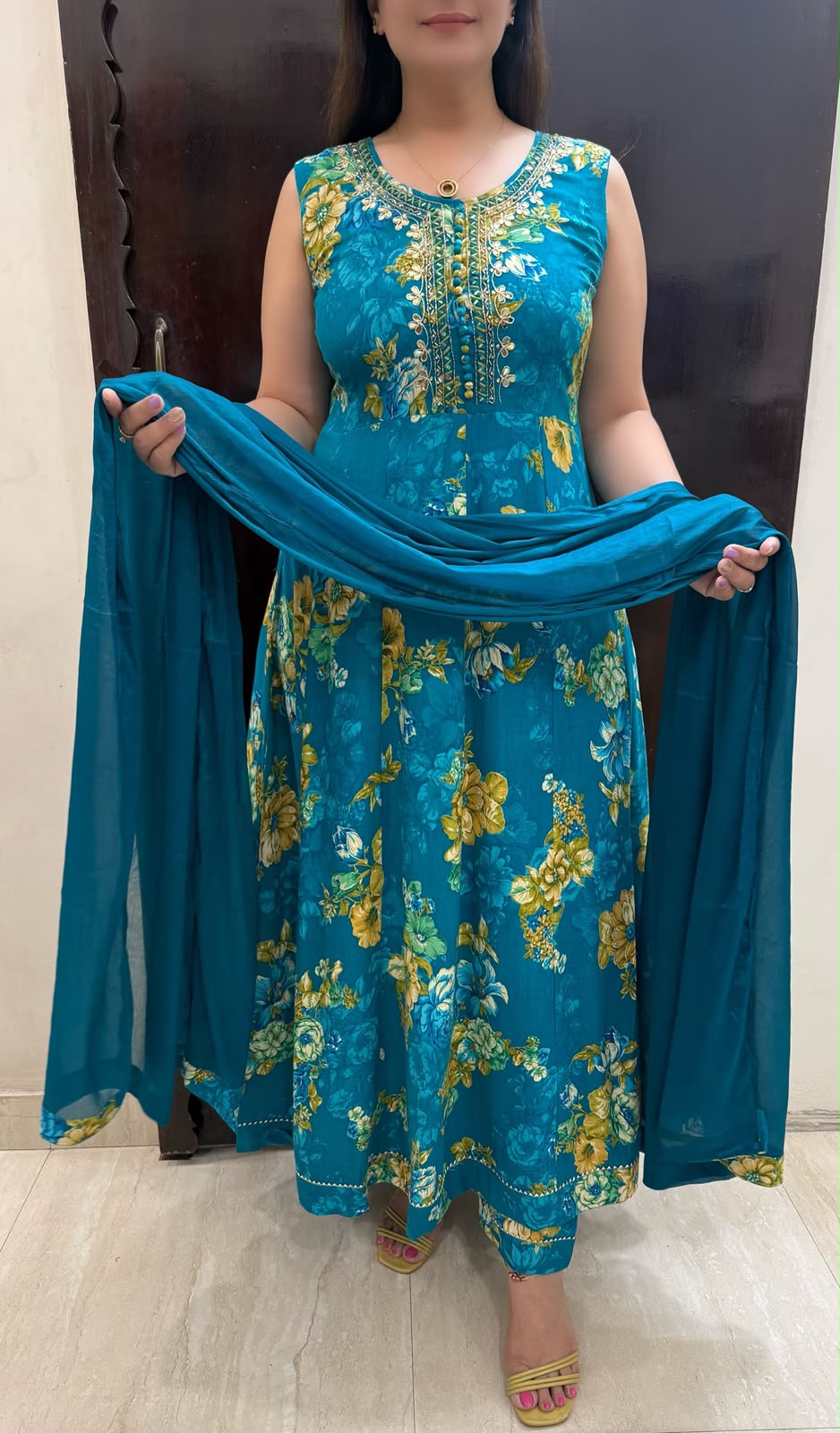 SDC-4836. Rayon 3 Piece Anarkali Kurti Set