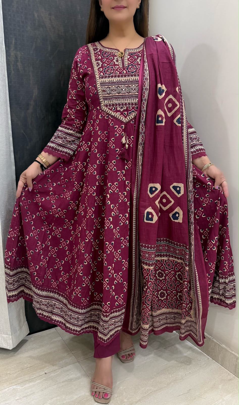 SDC-4842. Cotton 3 Piece Anarkali Flare Kurti Set