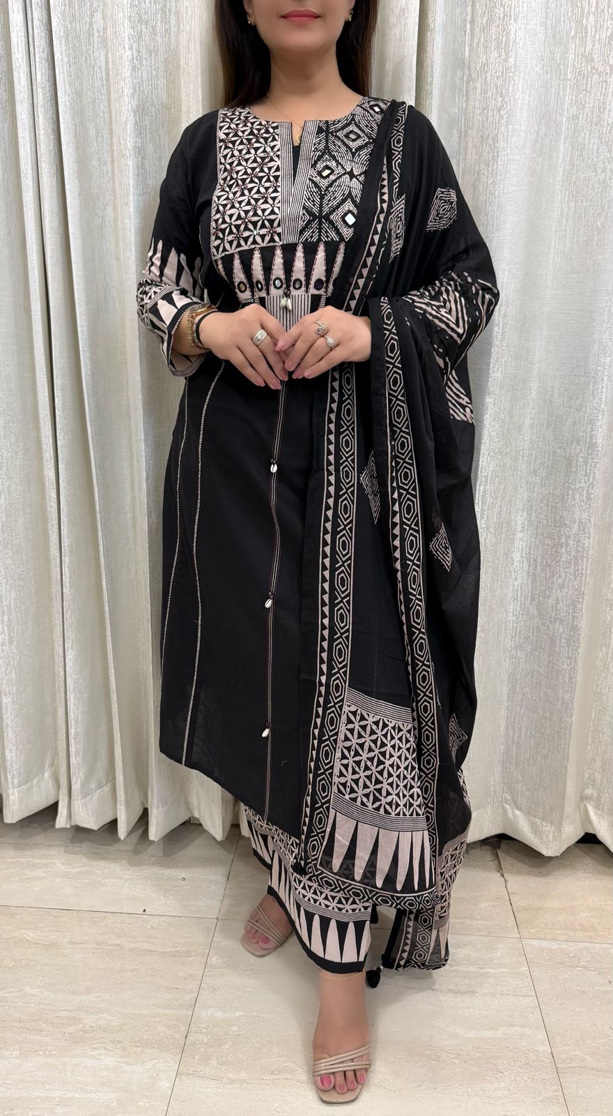 SDC-4769. Mul Cotton 3 Piece Kurti Set