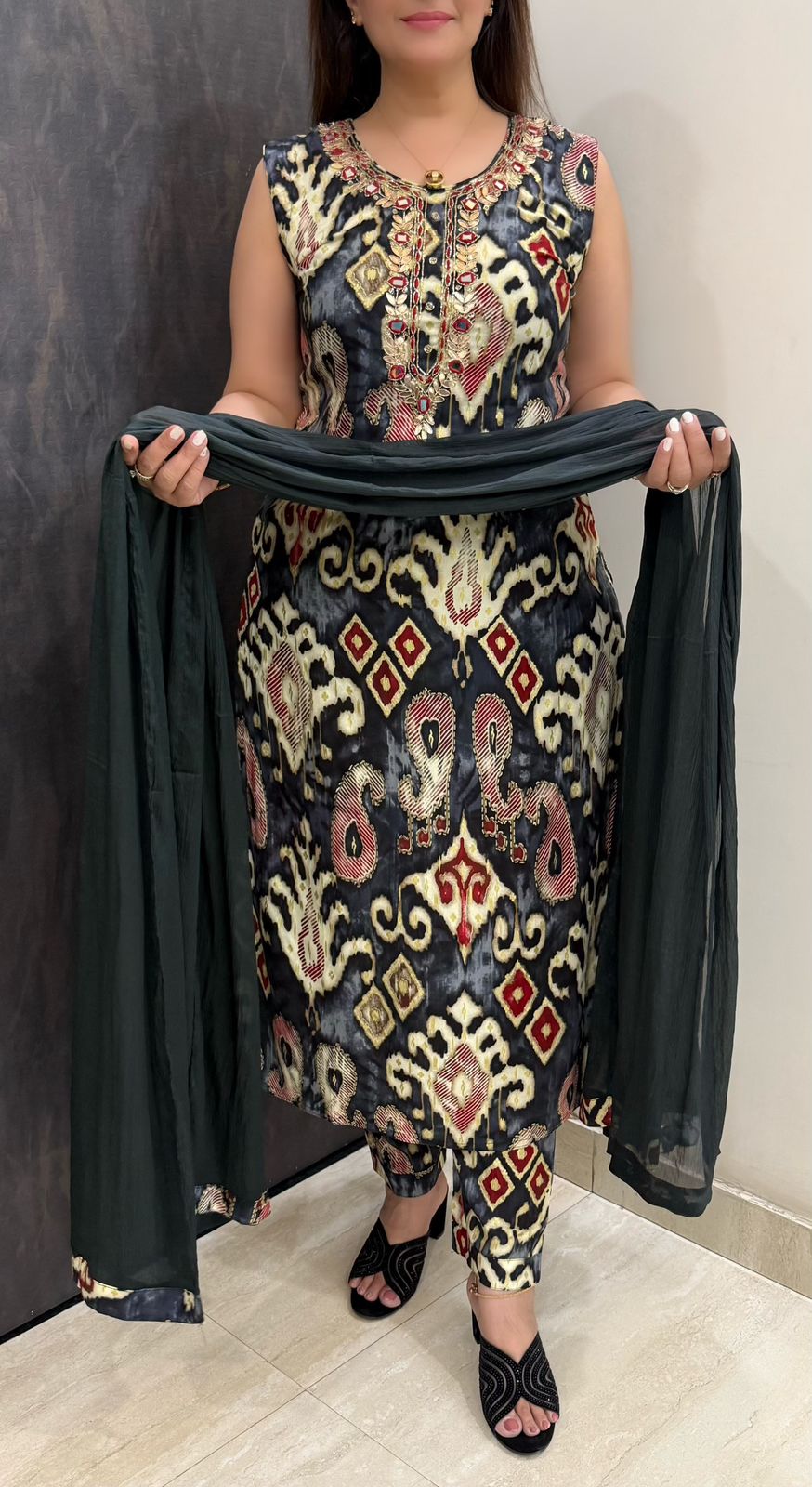 SDC-4786. Printed Rayon 3 Piece Kurti Set
